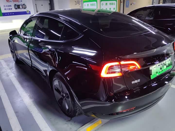 Фото 5 - Tesla Model 3