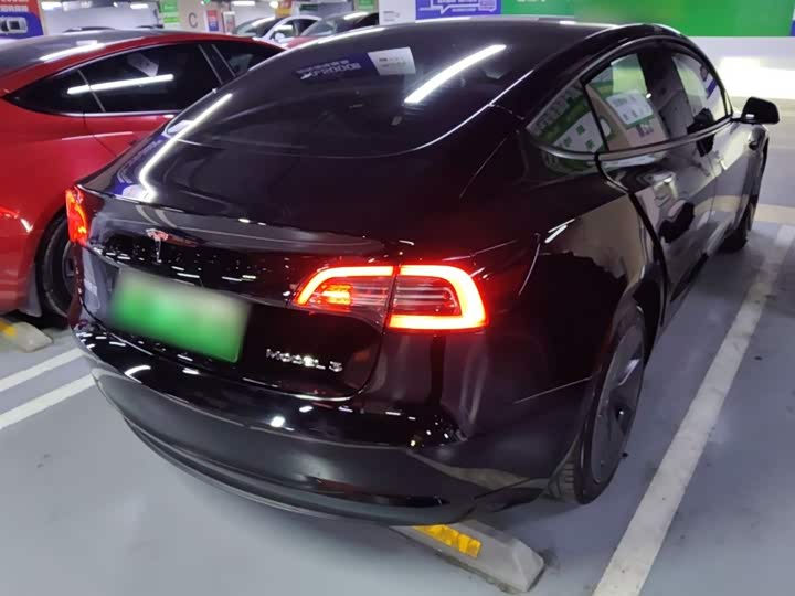 Фото 7 - Tesla Model 3