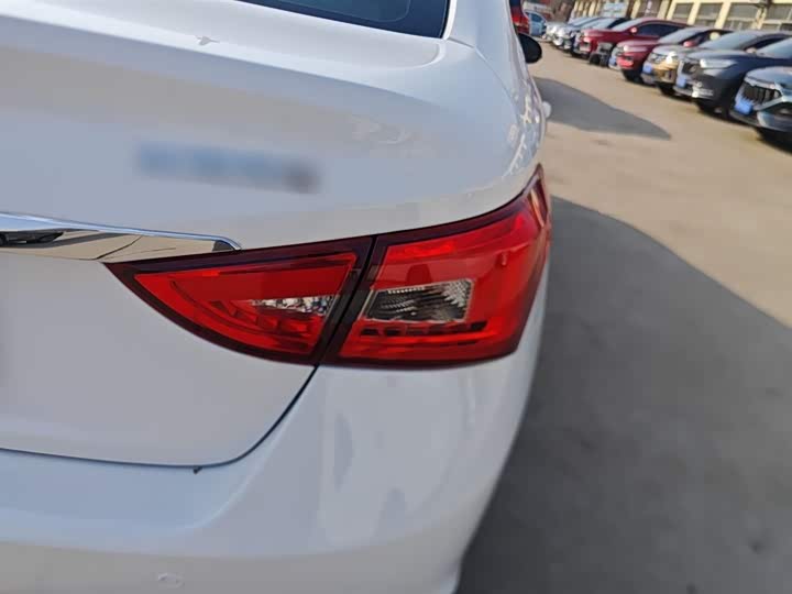 Фото 8 - Chery Arrizo 5