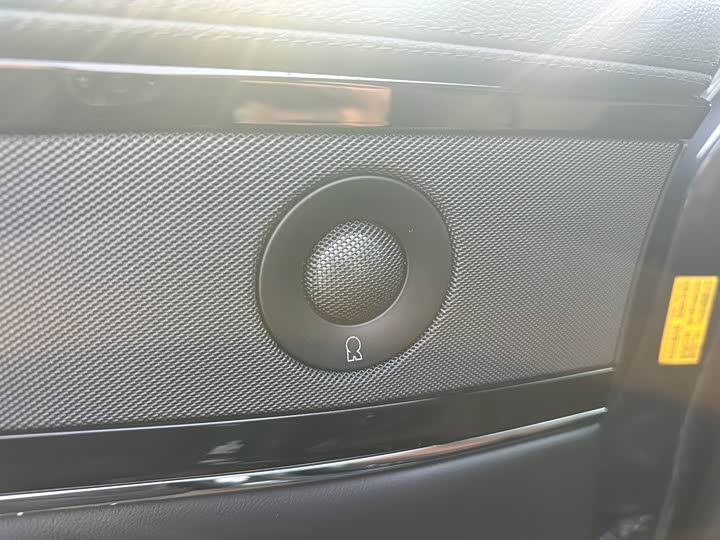 Фото 6 - Lincoln Nautilus