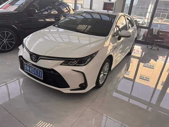 Фото 1 - Toyota Corolla