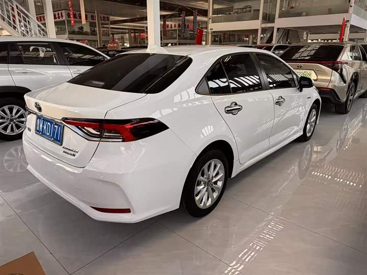 Фото 6 - Toyota Corolla