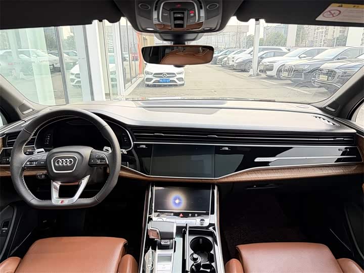 Фото 6 - Audi Q7