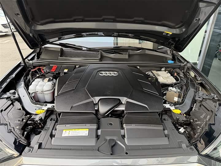 Фото 8 - Audi Q7