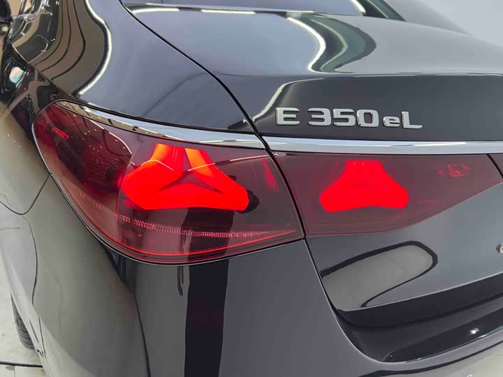 Фото 8 - Mercedes-Benz E-Class Hybrid