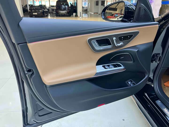 Фото 9 - Mercedes-Benz E-Class Hybrid