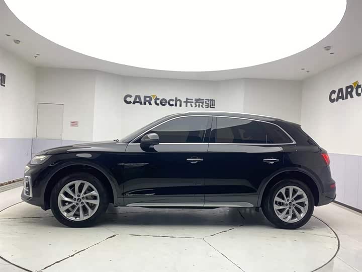 Фото 8 - Audi Q5L