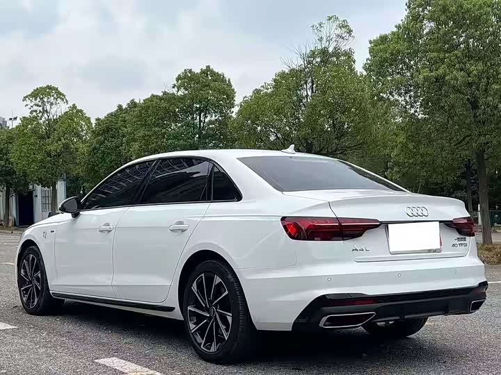 Фото 9 - Audi A4L