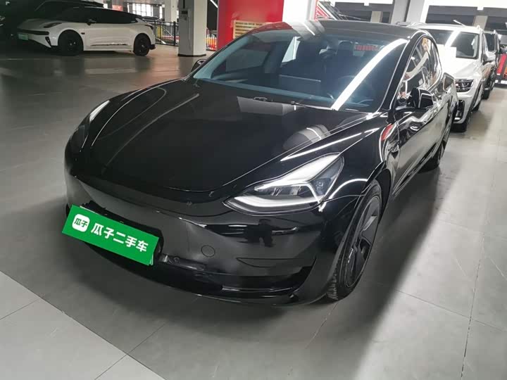 Фото 1 - Tesla Model 3