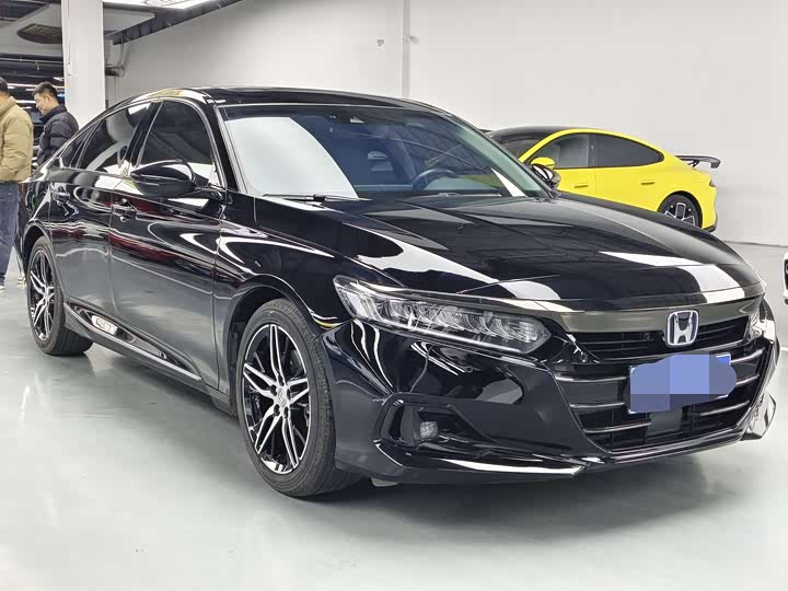 Фото 3 - Honda Accord