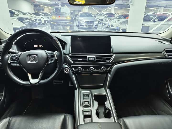 Фото 8 - Honda Accord