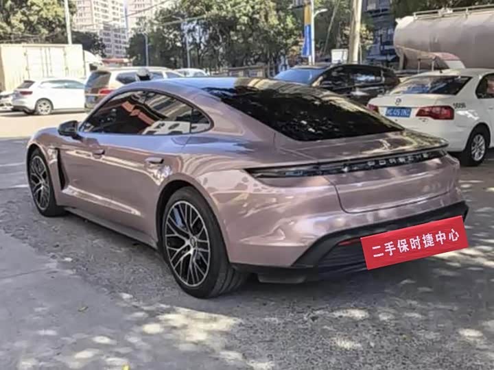 Фото 3 - Porsche Taycan