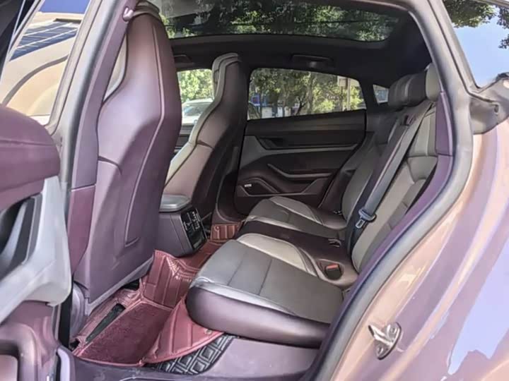 Фото 6 - Porsche Taycan