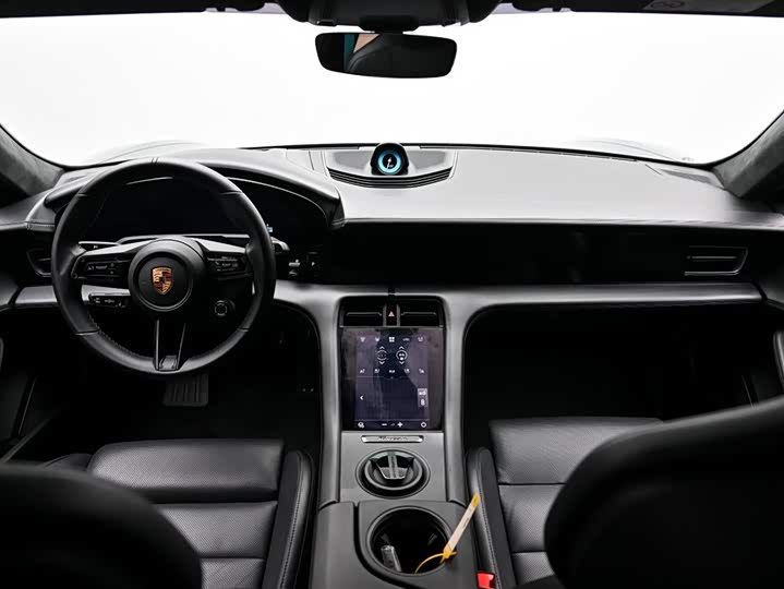 Фото 7 - Porsche Taycan