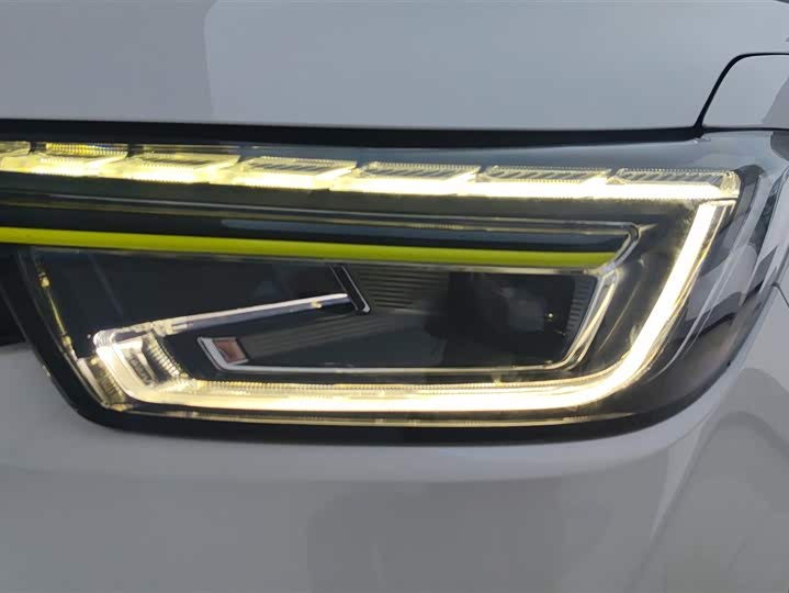 Фото 5 - Roewe RX5 Hybrid