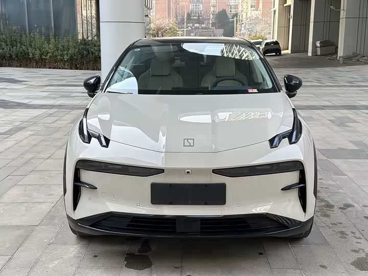 Фото 2 - Zeekr X