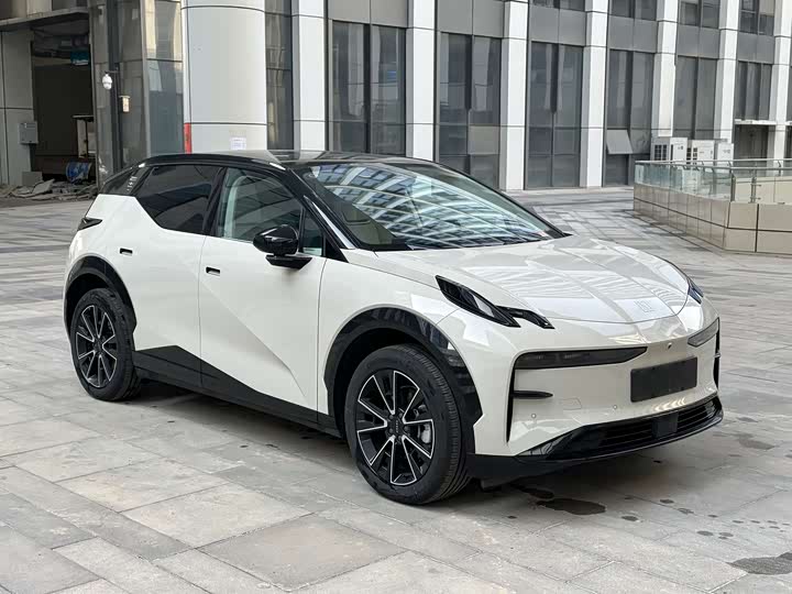 Фото 3 - Zeekr X