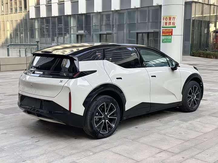 Фото 4 - Zeekr X