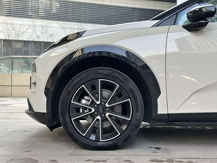 Фото 8 - Zeekr X