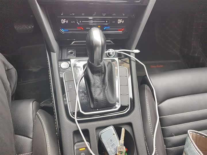 Фото 7 - Volkswagen Magotan