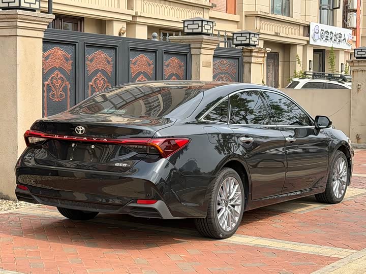 Фото 7 - Toyota Avalon