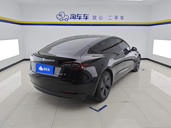 Фото 3 - Tesla Model 3