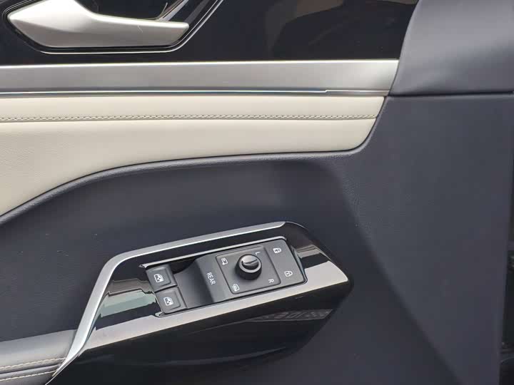 Фото 8 - Volkswagen ID.6 Crozz