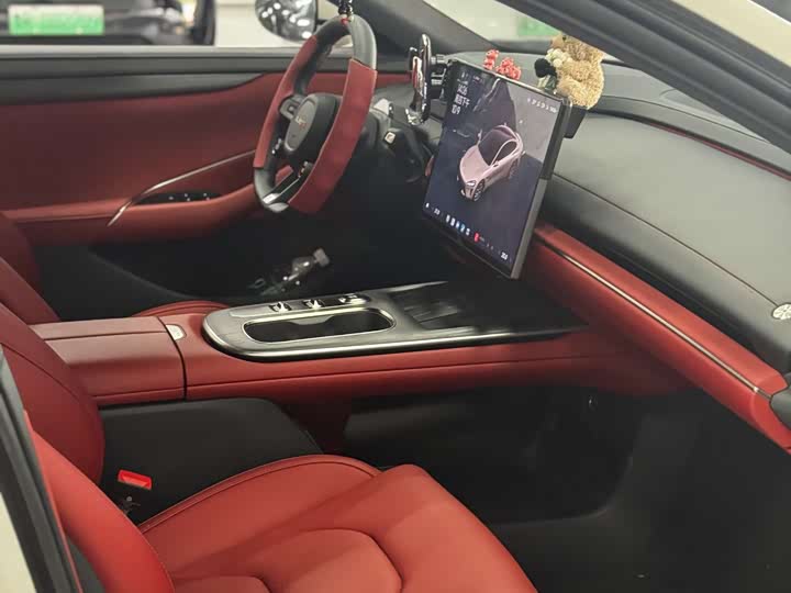 Фото 4 - Xiaomi SU7