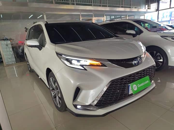 Фото 4 - Toyota Granvia