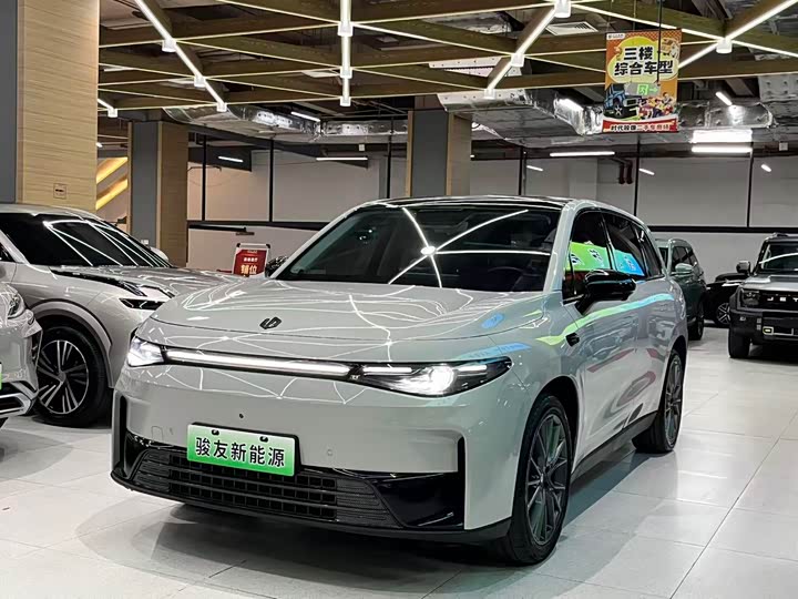 Фото 1 - Leapmotor C10