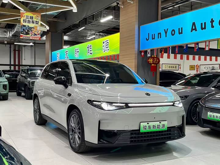 Фото 2 - Leapmotor C10