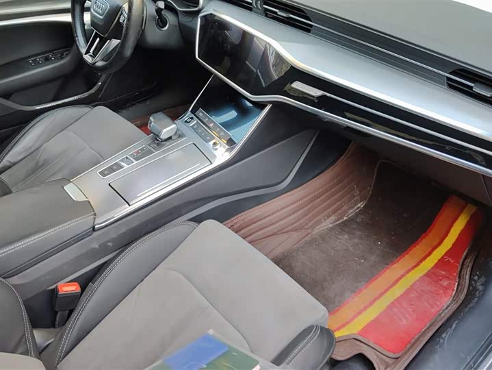 Фото 8 - Audi A6L Hybrid