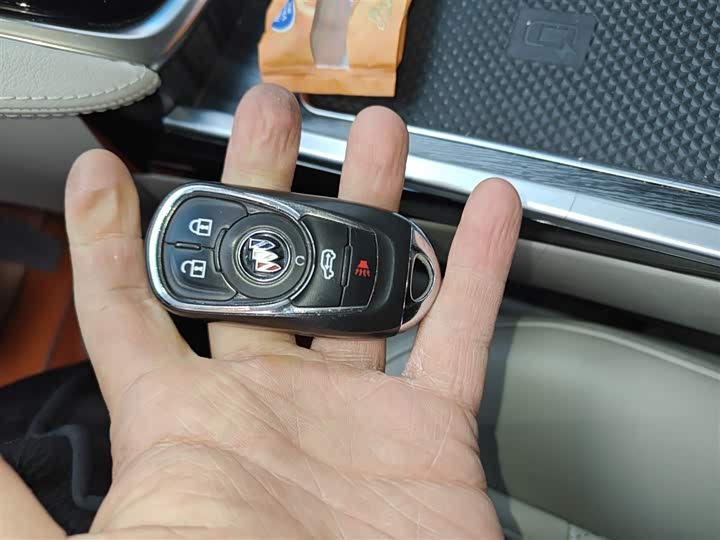 Фото 8 - Buick GL8 ES