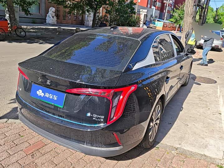 Фото 3 - Hongqi E-QM5