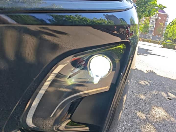 Фото 5 - Hongqi E-QM5