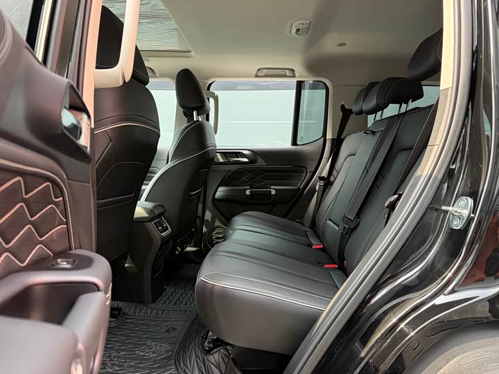 Фото 7 - Tank 300