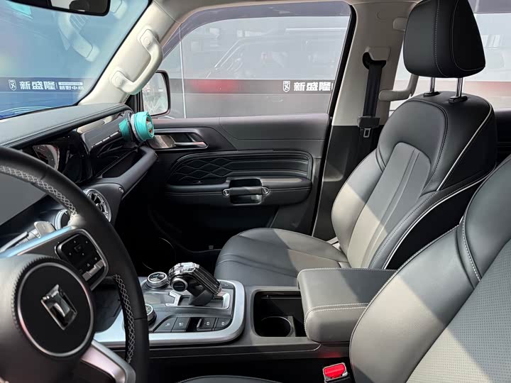 Фото 9 - Tank 300