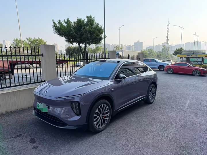 Фото 1 - Nio EC6