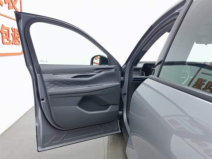 Фото 8 - Ford Edge