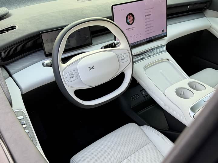 Фото 6 - XPeng X9