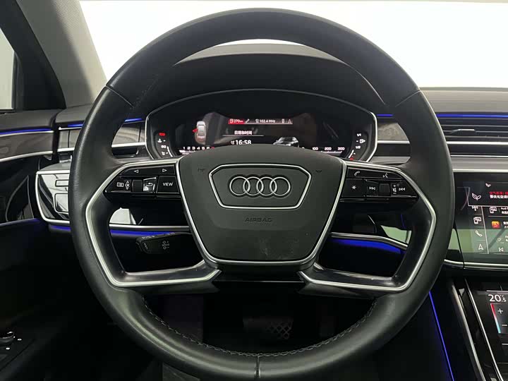 Фото 6 - Audi A8