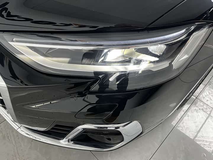 Фото 8 - Audi A8