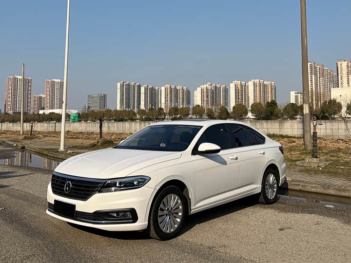 Фото 1 - Volkswagen Lavida