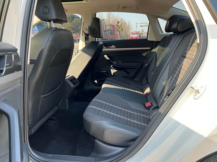 Фото 5 - Volkswagen Lavida