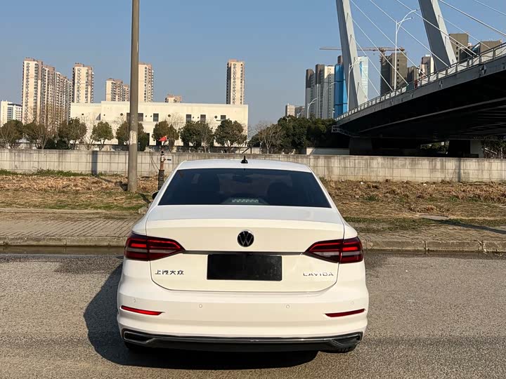 Фото 7 - Volkswagen Lavida