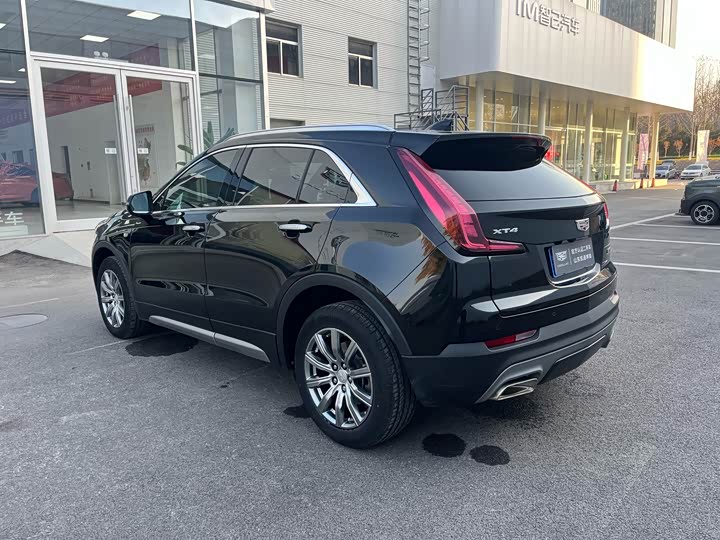 Фото 6 - Cadillac XT4