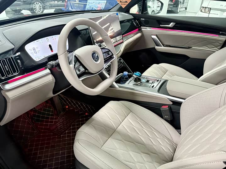 Фото 4 - BYD Tang Hybrid/EV