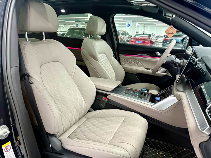 Фото 5 - BYD Tang Hybrid/EV