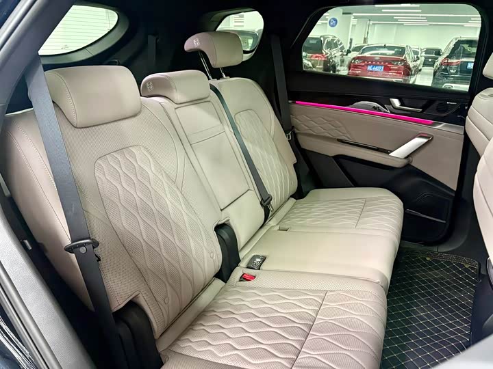 Фото 7 - BYD Tang Hybrid/EV