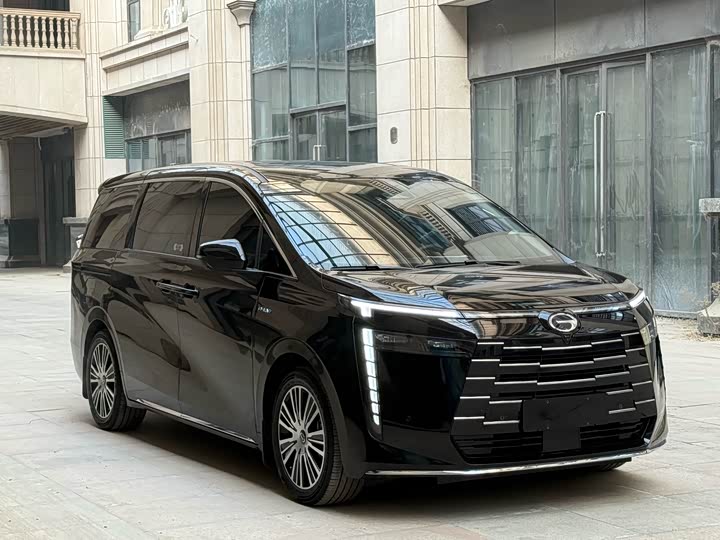 Фото 3 - GAC Trumpchi E8